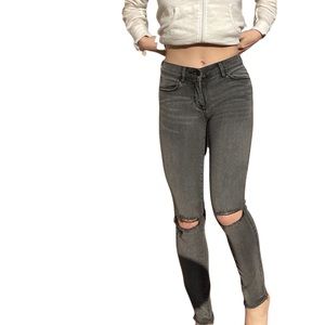 Stretchy Skinny Jeans with Rip